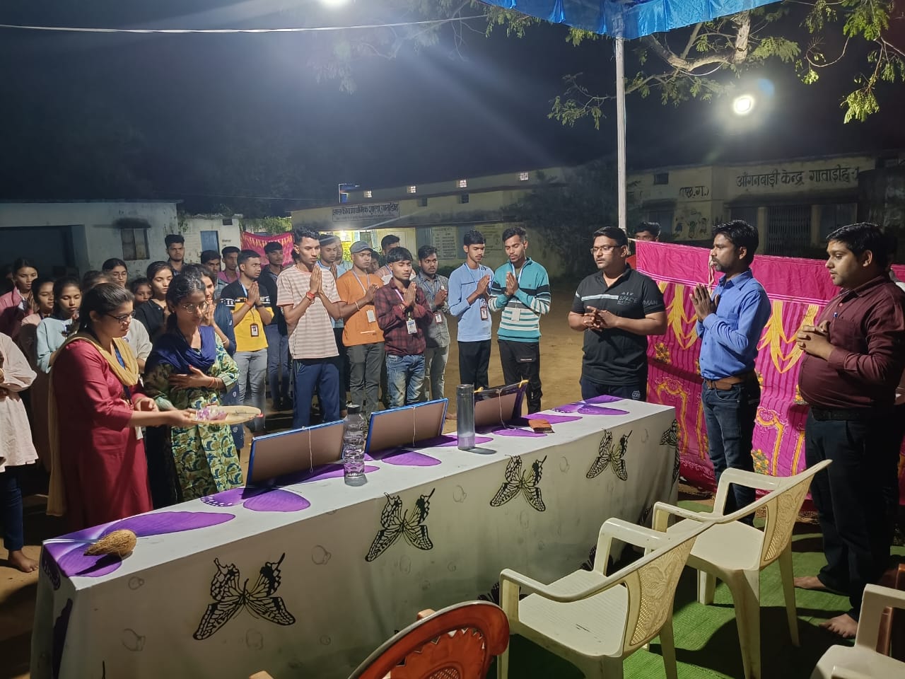 सीपीएम महाविद्यालय द्वारा गाताडीह में एनएसएस शिविर