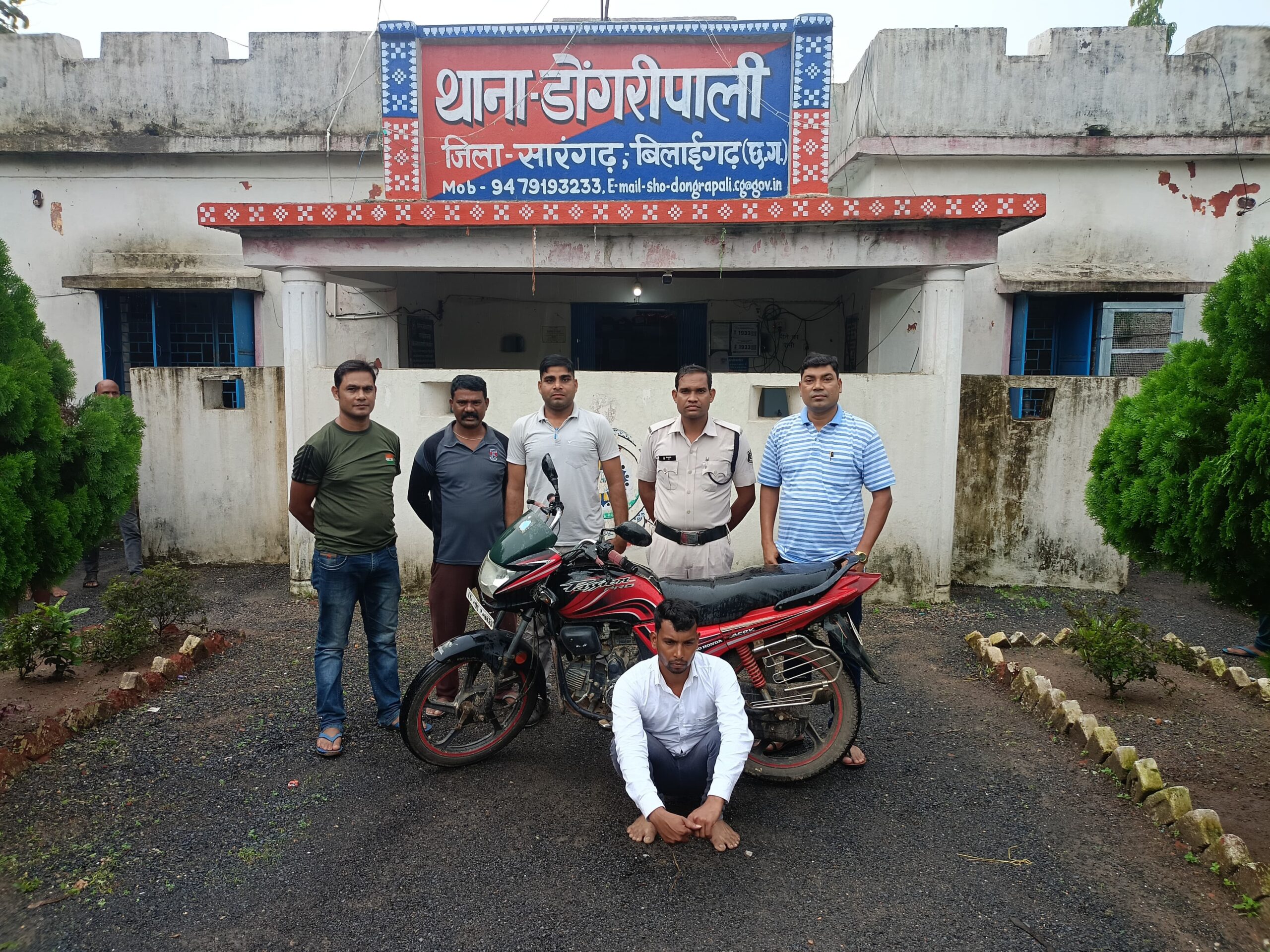 थाना डोंगरीपाली की कार्यवाही मोटर सायकल चोर उड़ीसा से गिरफ्तार