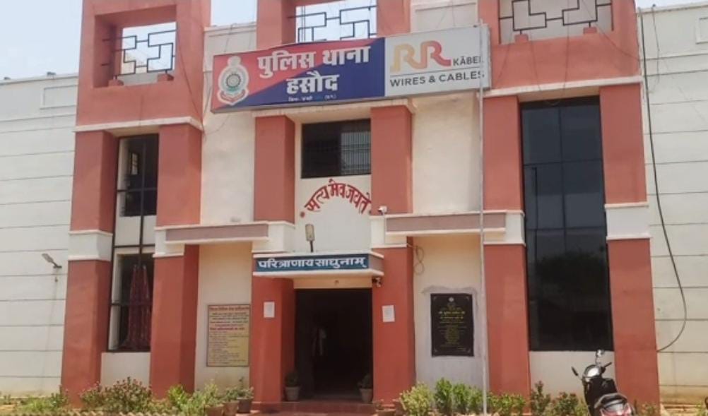 हसौद में चोरी की घटनाएं बेकाबू, एक ही घर में दो बार चोरी – श्रद्धा मोबाइल के बाहर से बाइक भी उड़ा ले गए चोर