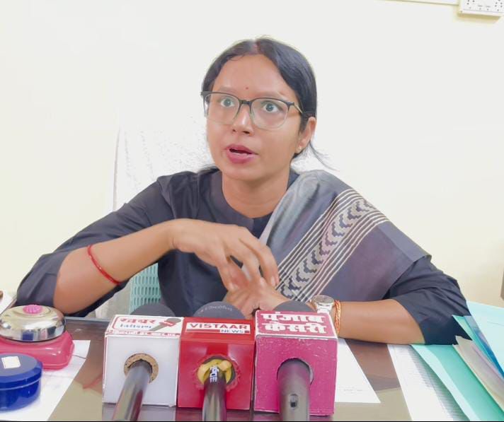 सारंगढ जिला प्रेस क्लब ने वन विभाग एसडीओ (सामान्य) के खिलाफ किया निंदा प्रस्ताव