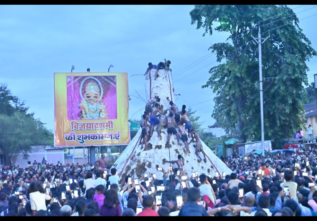 गढ़ विच्छेदन कर उत्साह से मनाया गया सारंगढ़ दशहरा