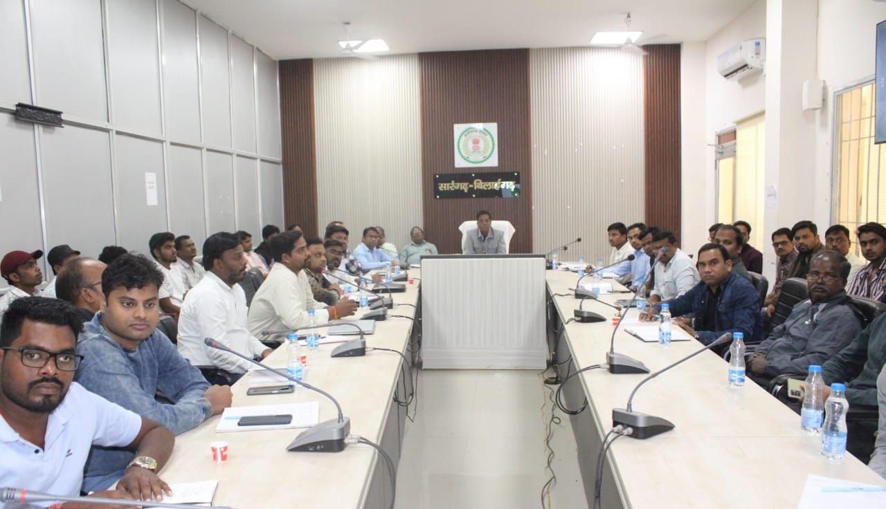 नये समिति प्रबंधक और नये कम्प्यूटर ऑपरेटरों को दिया गया प्रशिक्षण