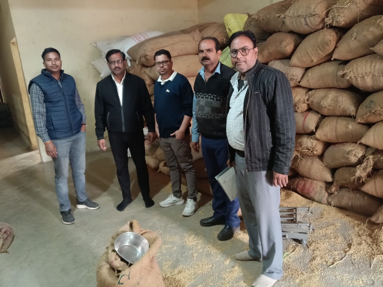 बरमकेला में 220 क्विंटल अवैध धान जप्त