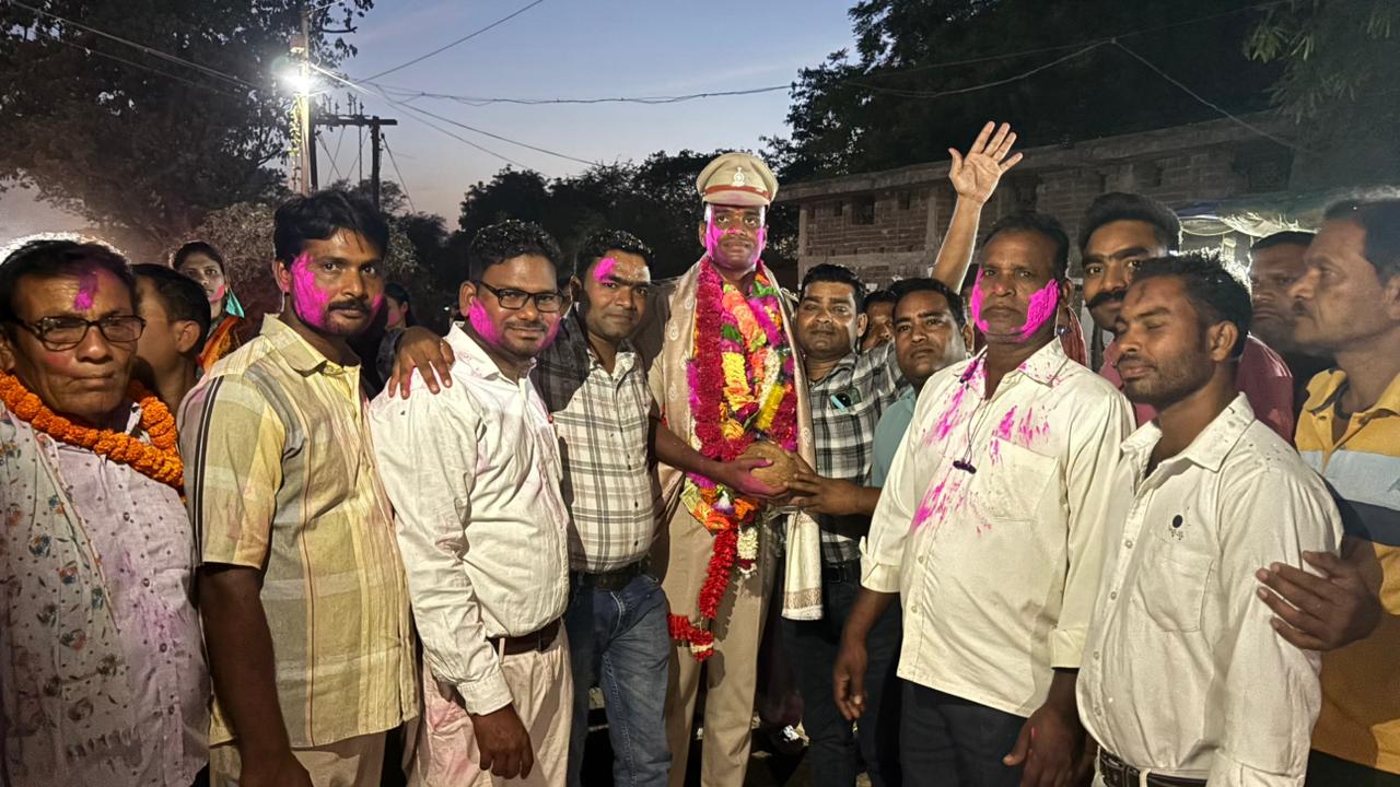 ट्रेनिंग पूर्ण कर गांव लौटे सूबेदार पुष्पेंद्रराज खटर्जी का भव्य स्वागत, क्षेत्र में खुशी की लहर