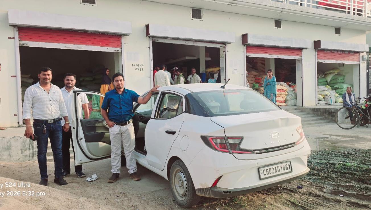 खाद कालाबाजारी पर प्रशासन सख्त, दुमुहानी का मेला राम कृषि केंद्र सील